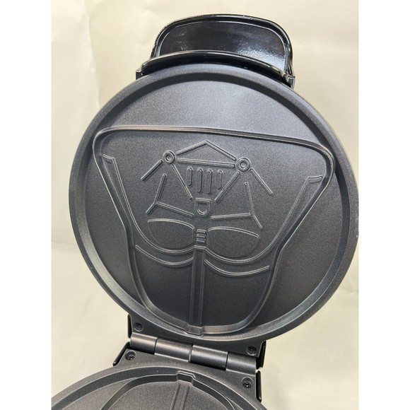 Uncanny Brands Star Wars Darth Vader Waffle Maker - Red Silhouette - Picture 5 of 9